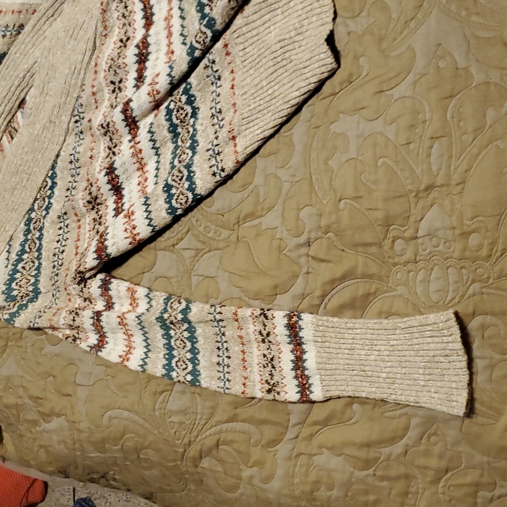 Cardigan. - Picture 4 of 6